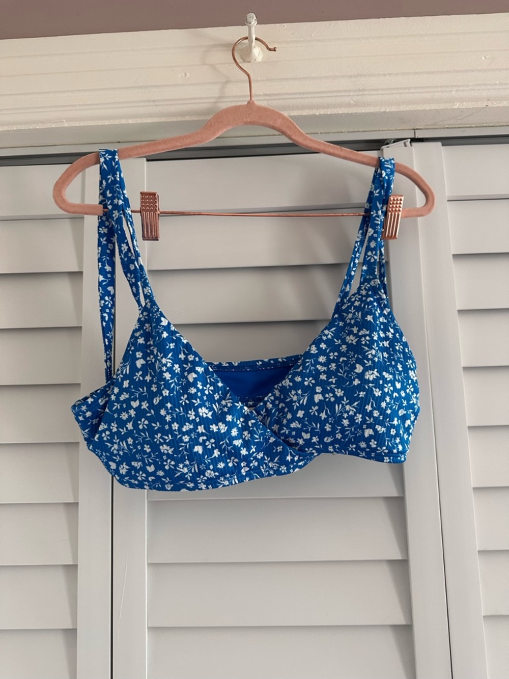 NWT Hollister Wrap Style Bikini Top and High Rise Cheeky Bottoms Blue Floral Set